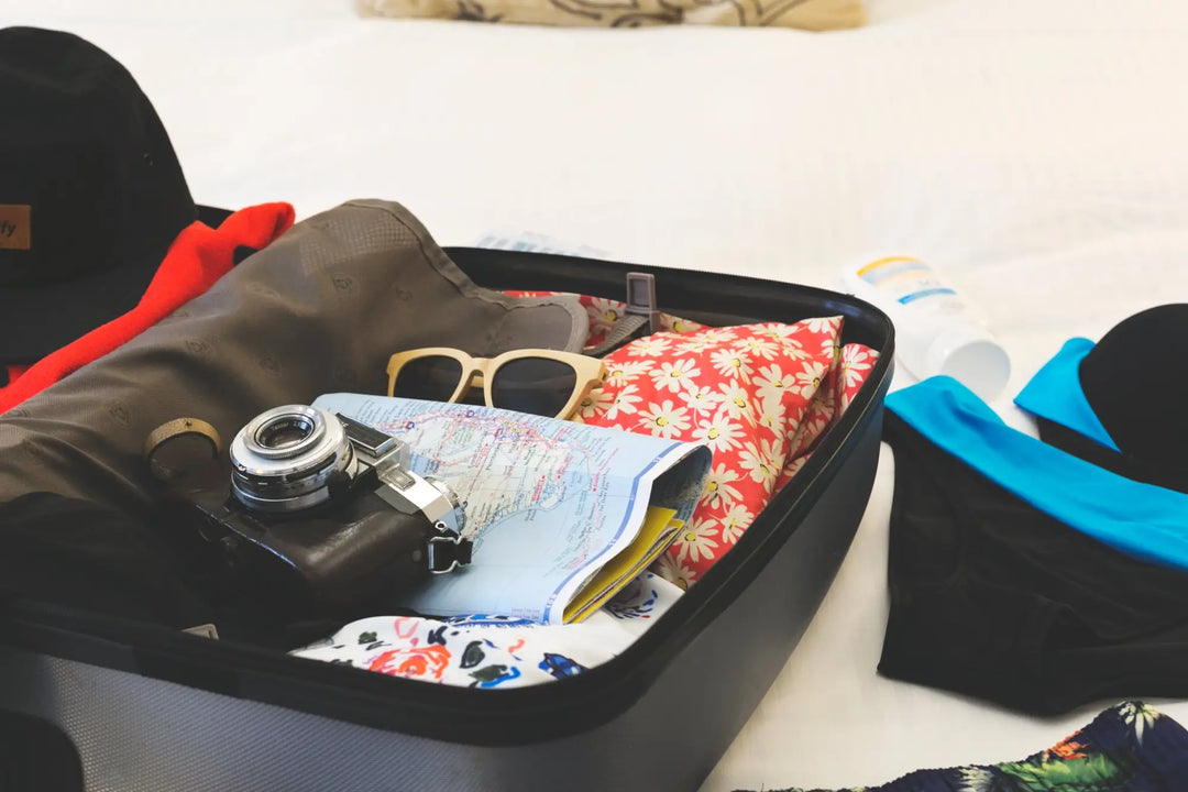 Lift Up Clothing: How to eat Healthy While Traveling Banner